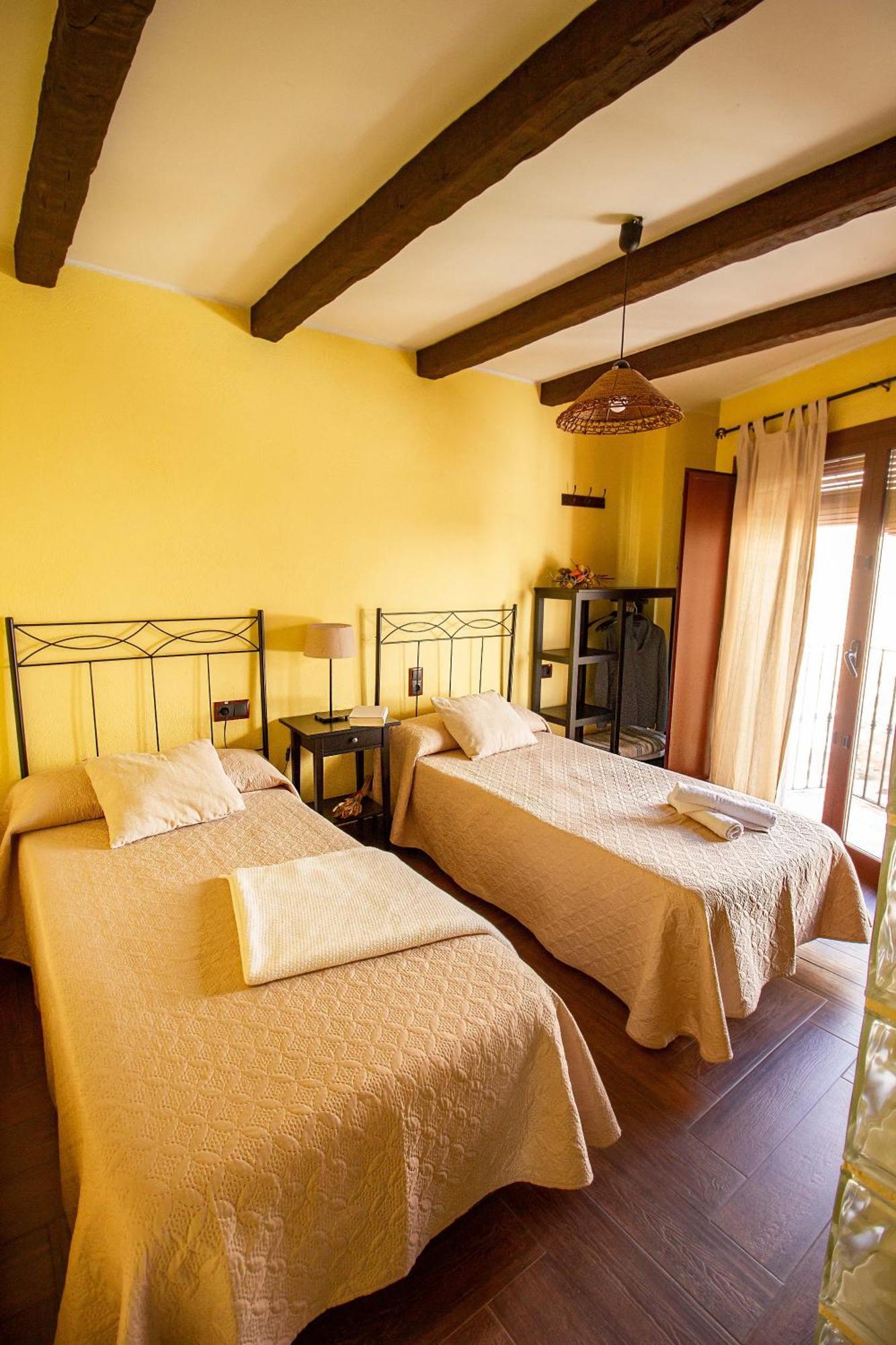 El Planet De Maella: Jacuzzi Retreat Near Peñíscola And Morella Holiday home *