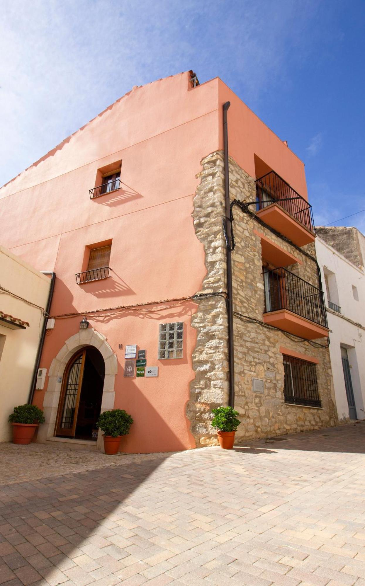 El Planet De Maella: Jacuzzi Retreat Near Peñíscola And Morella Holiday home *